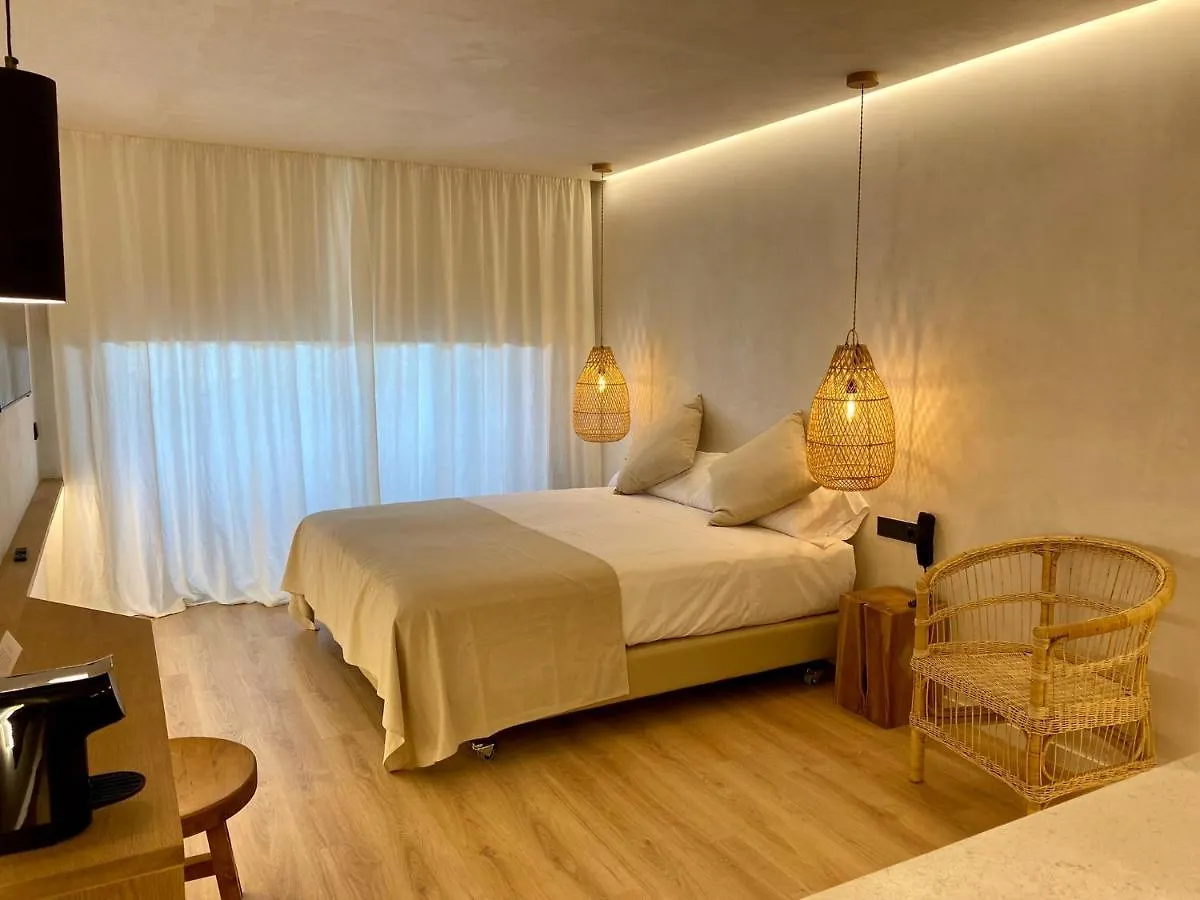 S'Estancia Suites إيز ميركاذال فندق