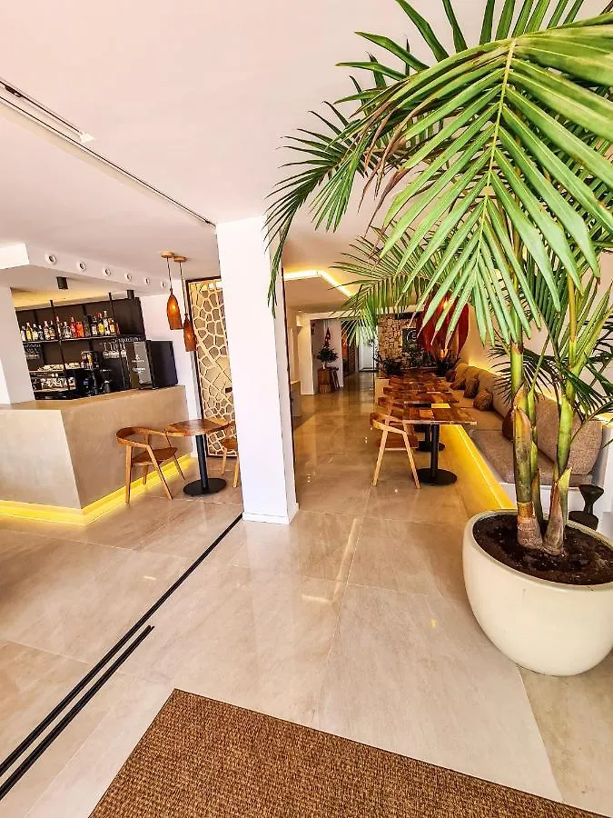 S'Estancia Suites إيز ميركاذال فندق