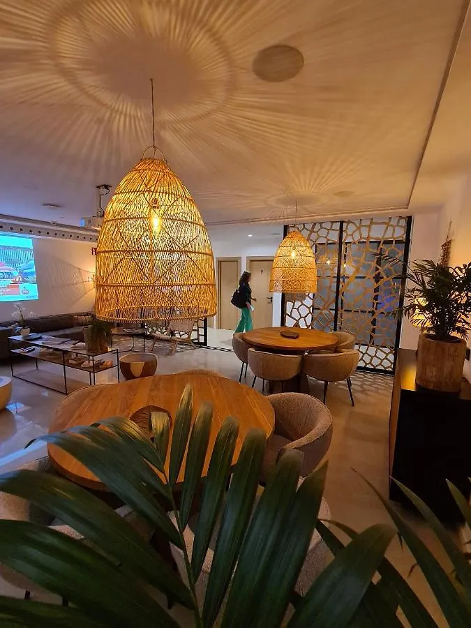 S'Estancia Suites إيز ميركاذال