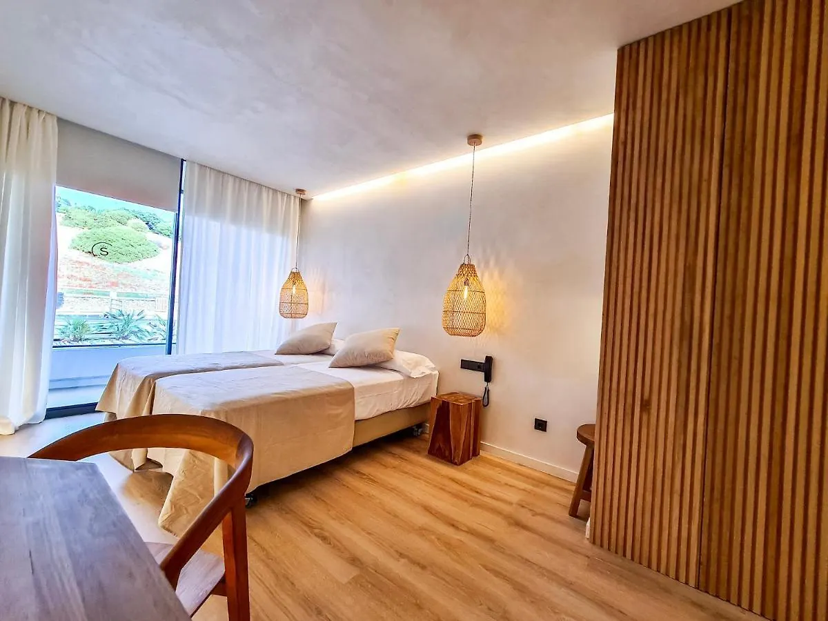 S'Estancia Suites إيز ميركاذال